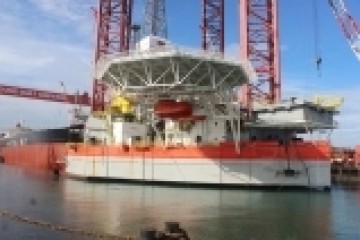 DQS bàn giao giàn khoan Cửu Long cho Vietsovpetro