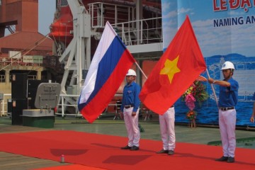 DQS bàn giao Sà lan VSP 06 cho Liên doanh Việt Nga- Vietsovpetro