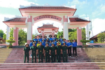 Hội CCB và ĐTN DQS tổ chức Chương trình về nguồn nhân ngày 27-7