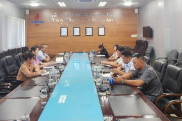 Chi bộ Văn phòng Công ty tổ chức sinh hoạt chuyên đề 