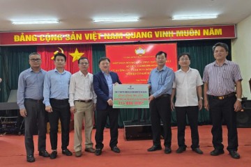 PVSM hỗ trợ xã Vạn Tường khắc phục hậu quả lũ lụt