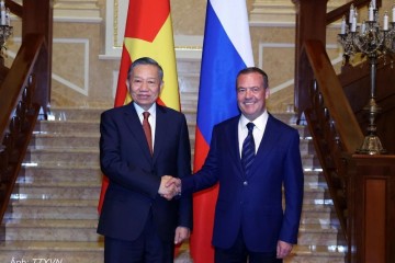 Việt Nam đề nghị Nga hợp tác đóng tàu, chuyển giao công nghệ