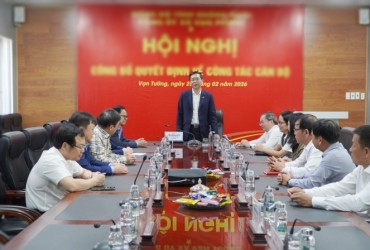 Phó Bí thư Thường trực Đảng ủy Petrovietnam thăm, chúc tết PVSM nhân dịp xuân mới.